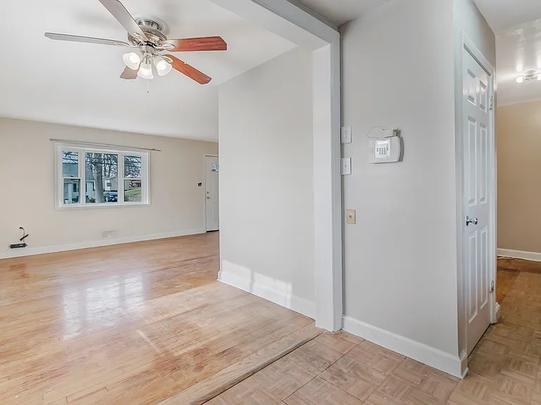 4905 Whitfield Chapel Rd — Photo 9