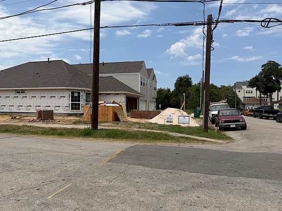 5th image of 3038 Bremond St