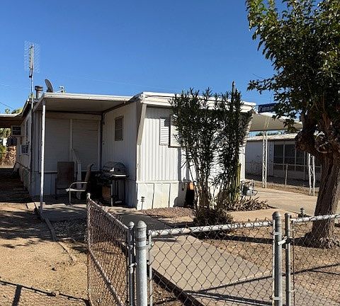 3rd image of 7834 S Cardinal Drive