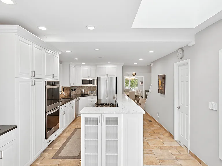 120 Springy Banks Rd — Photo 9