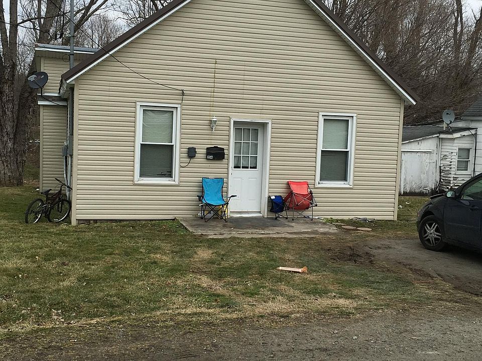 2nd image of 239 E Lilley Ave