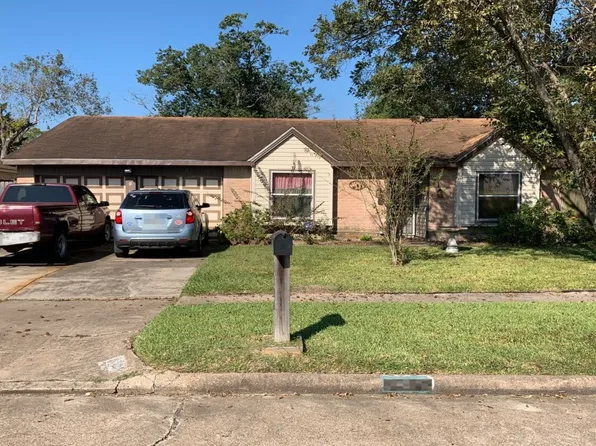9323 Golden Wood Ln, Houston, TX 77086