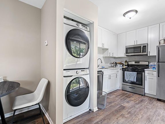 3rd image of 21 N Park Blvd Unit G