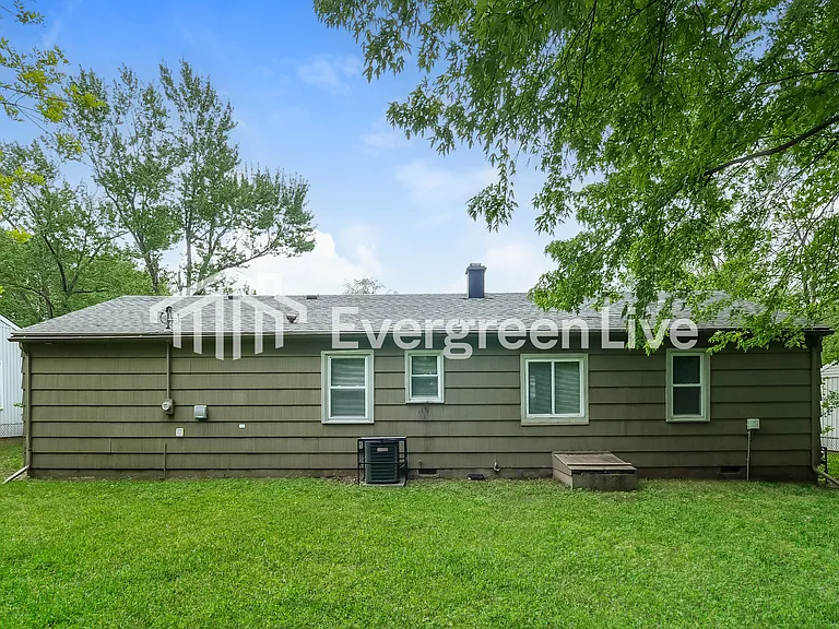 9012 E 73rd St — Photo 15