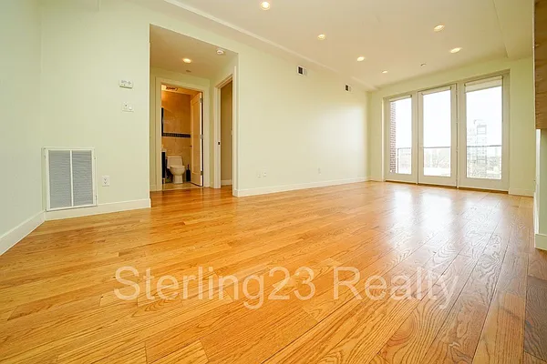 Rented by Sterling Realty Solution Inc | media 21