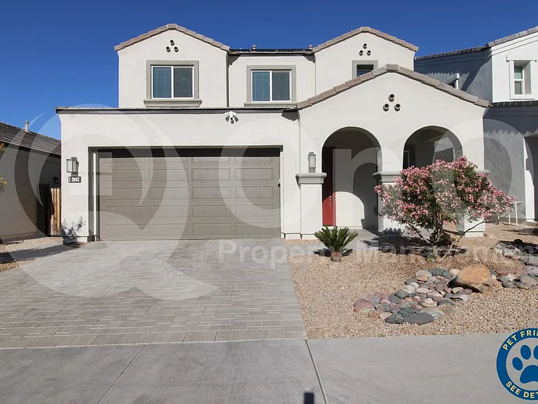 2042 E Dry Wood Rd — Photo 1