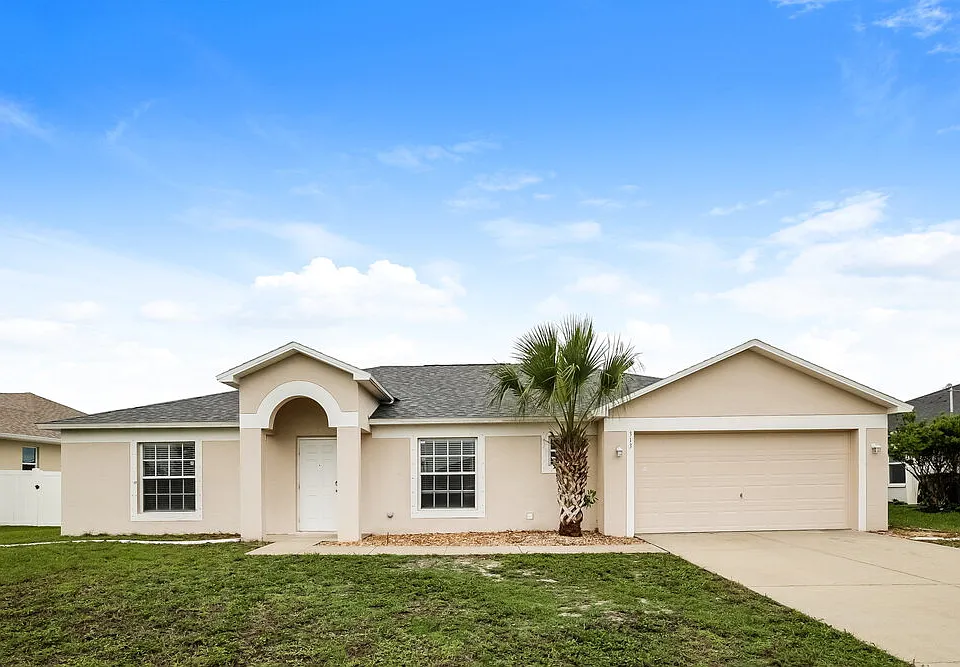 313 SE 26th Ter