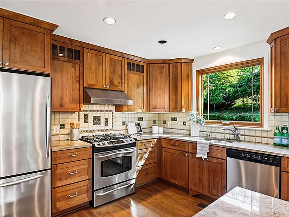 5th image of 8421 Freyman Dr