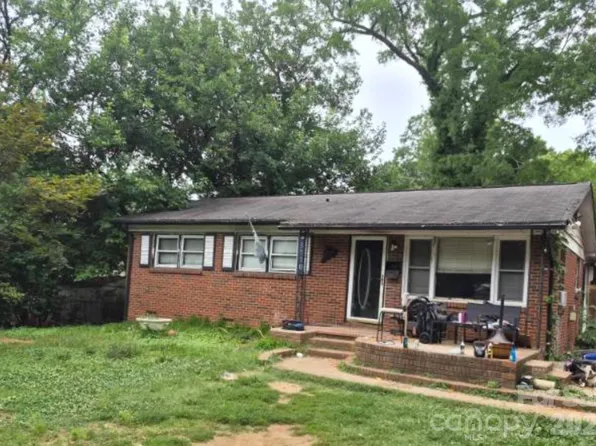 3710 Lynette Ct, Charlotte, NC 28217