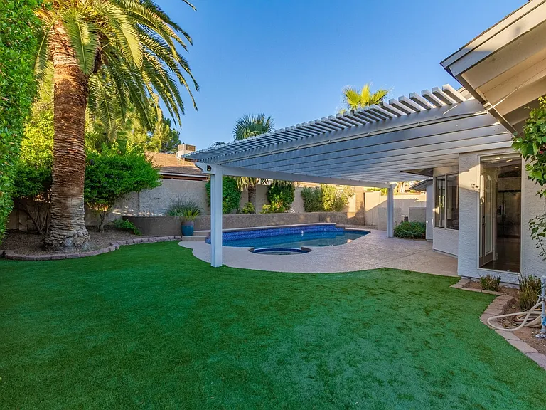 6218 E Waltann Ln — Photo 19