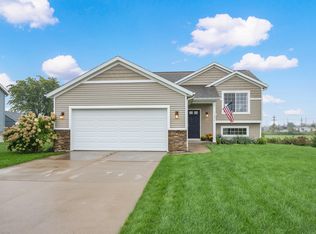 11878 Barkton Dr, Holland, MI 49424