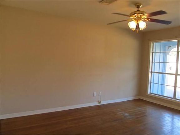 2nd image of 1304 Glencrest Dr