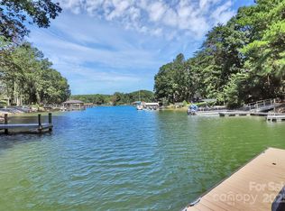 109 Lynn Cove Ln, Mooresville, NC 28117