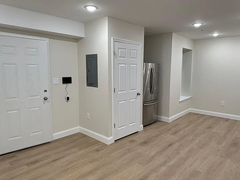 42 N 40th St #3 — Photo 3