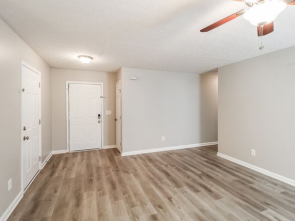 4th image of 160 Avery Dr