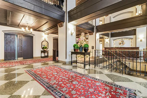 Sold by Oxford Property Group | media 11