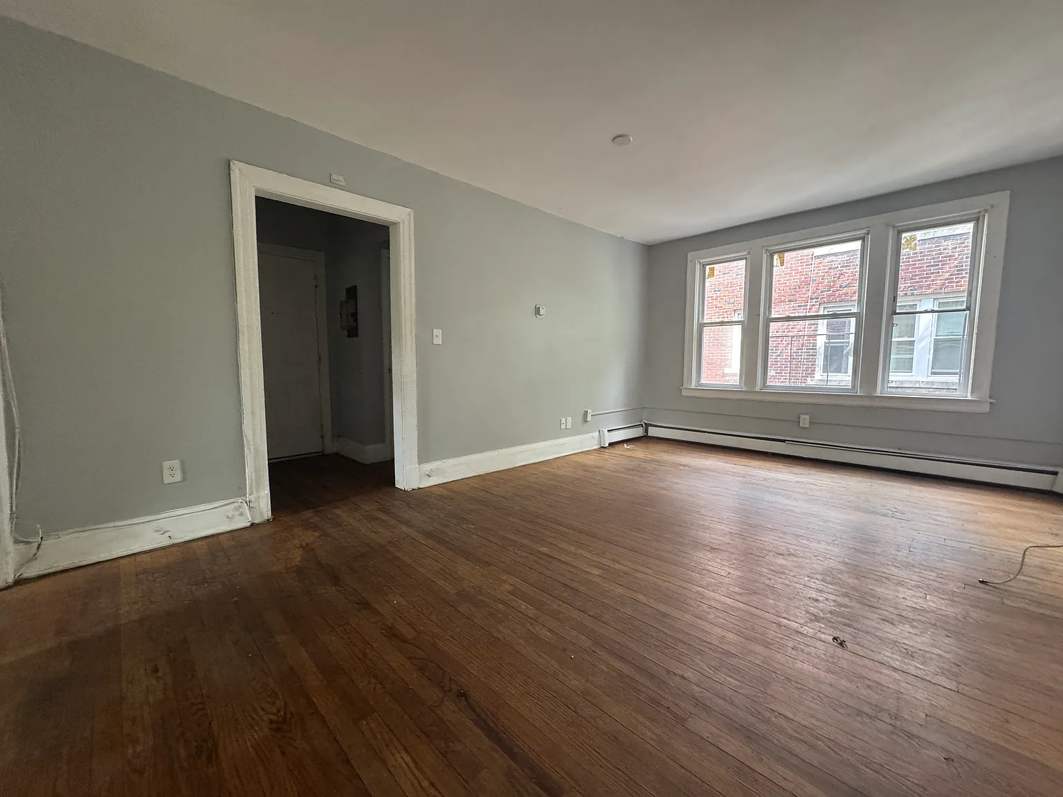 3 bed, 1100 sqft, $1,445 — Photo 2