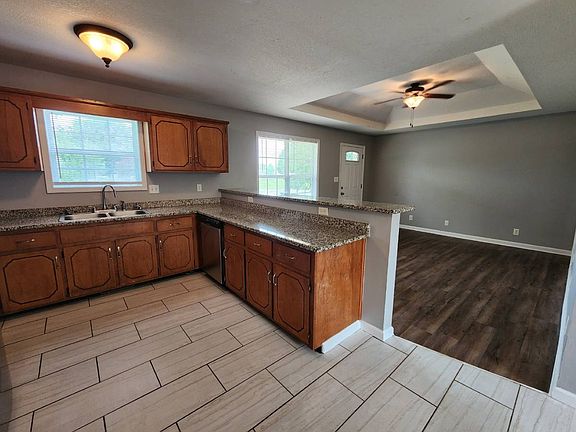 5th image of 2403 Egret Dr