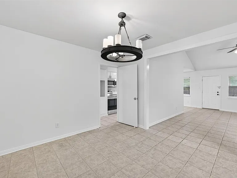 12818 Westella Dr — Photo 8
