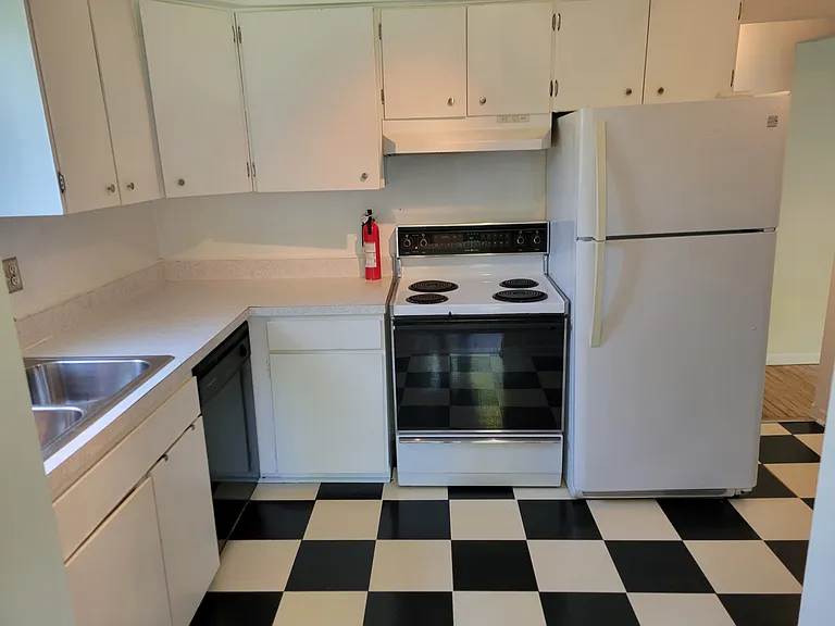 4113 Telegraph Rd — Photo 3
