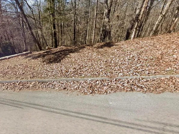 1810 Mountain Bay Dr, Hixson, TN 37343