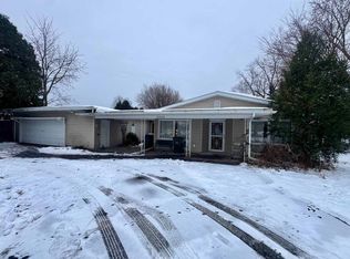 2435 E 41st St, Davenport, IA 52807