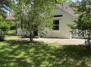 1560 Seabrook Rd, Fayetteville, NC 28301