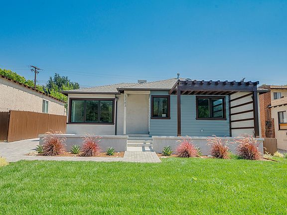 3rd image of 3363 Honolulu Ave