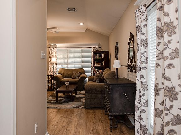 3rd image of 128 Wild Rose Ln