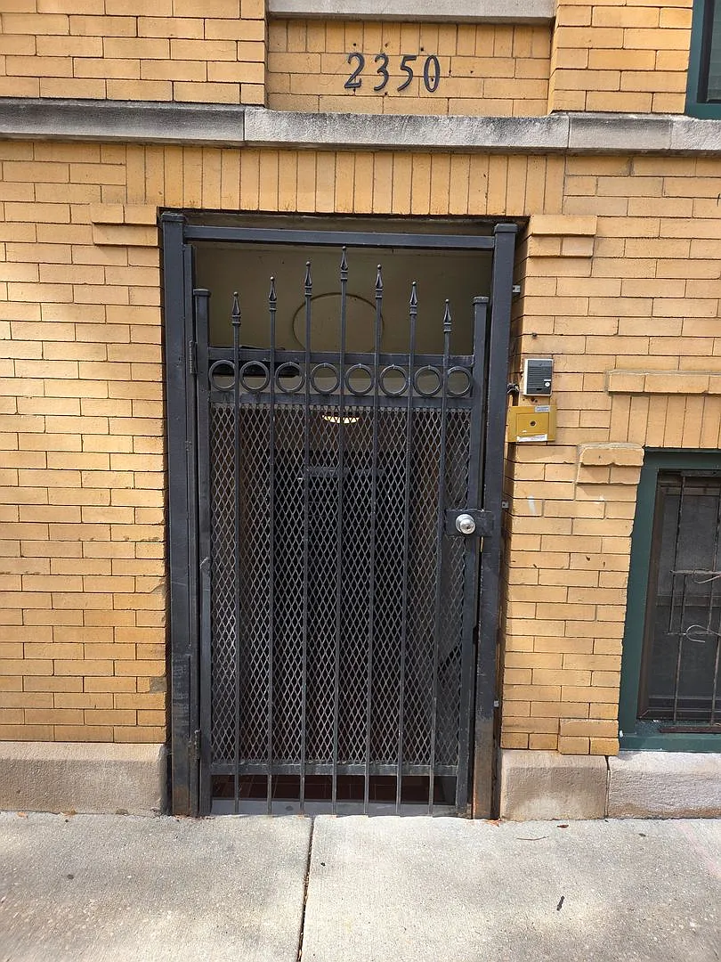 Apply Now! 2350 N Geneva Terrace, GDN Unit, Chicago IL 60614 — Photo 1