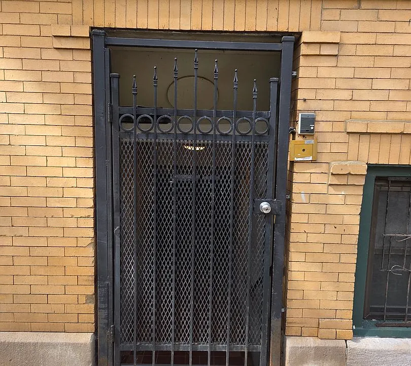 2350 N Geneva Ter