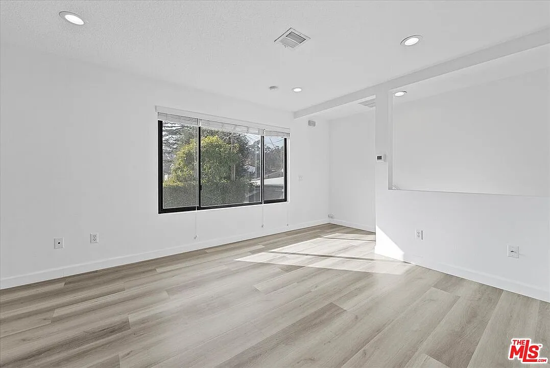1 bed, 1.0 bath, 750 sqft, $3,300 — Photo 4