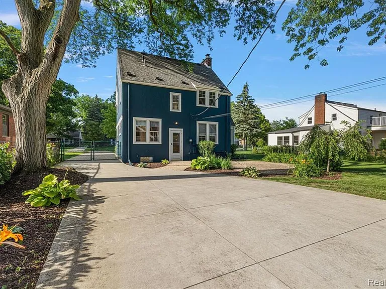 2136 Dorchester Rd — Photo 55