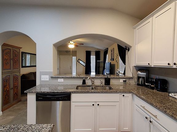 3rd image of 18333 Catoctin Dr