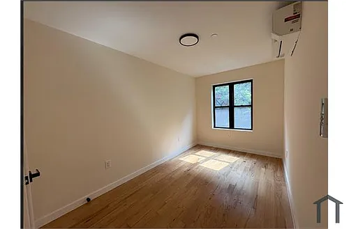 2840 Webb Ave Photo 1