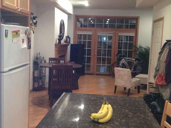 4th image of 1103 W Cornelia Ave #2RK