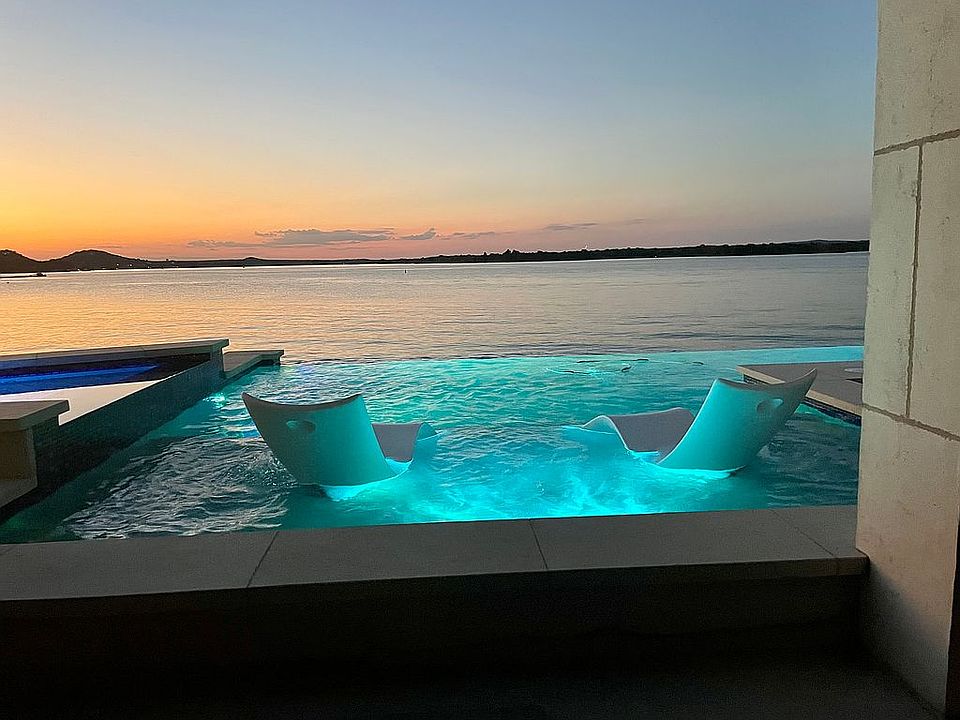 1st image of 64 Applehead Island Dr