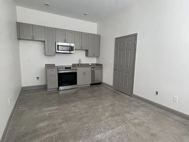 2103 Union Ave — Photo 9