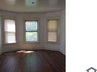 76 Elm St, Schenectady, NY 12304