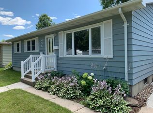 1701 8th Ave N, Grand Forks, ND 58203