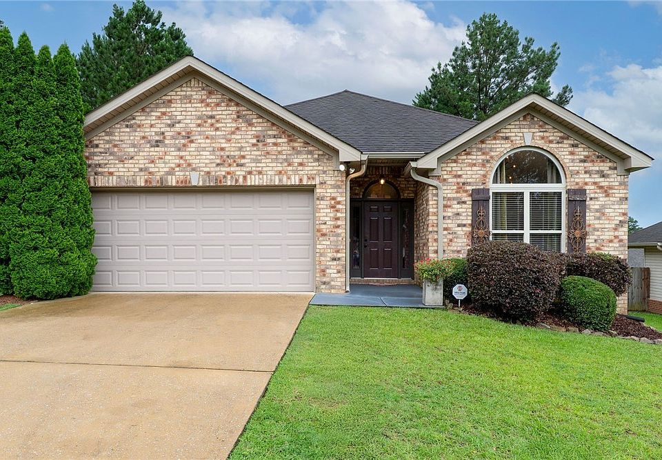 1st image of 4055 Macon Cir