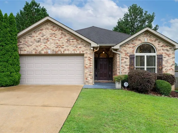 4055 Macon Cir, Northport, AL 35473