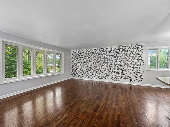 5th image of 1410 Princeton Ln