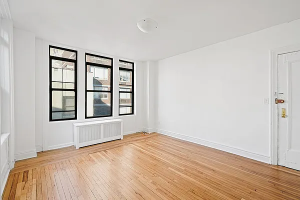 Rented by Cooper & Cooper Real Estate | media 9