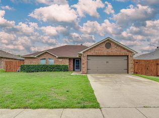 1318 Columbia Dr, Midlothian, TX 76065