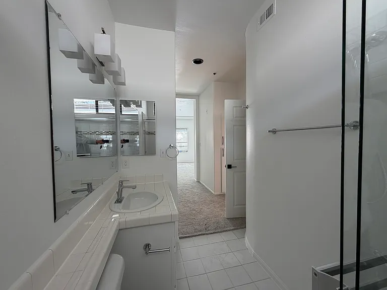 Unit 302
Primary Bathroom
