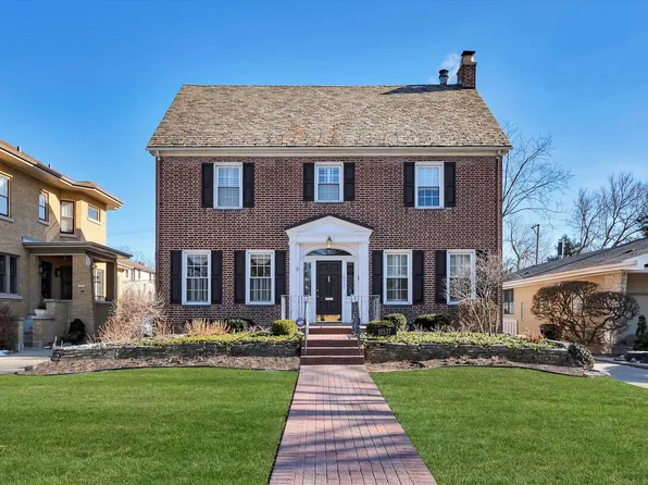 10537 S Longwood Dr, Chicago, IL 60643