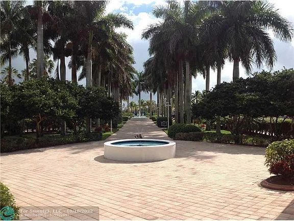 4th image of 17137 NW 13th St