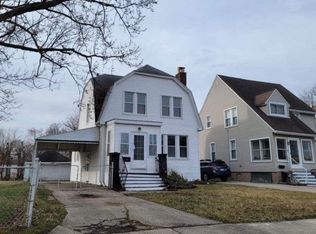 21214 Alexander St, Saint Clair Shores, MI 48081