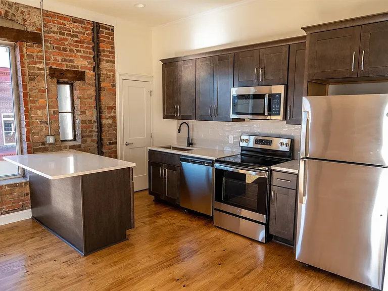 100 N Raiford St #300 — Photo 1